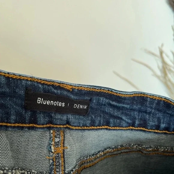 FREE with any purchase - Bluenotes distressed jeans skirt size large - Picture 5 of 6
